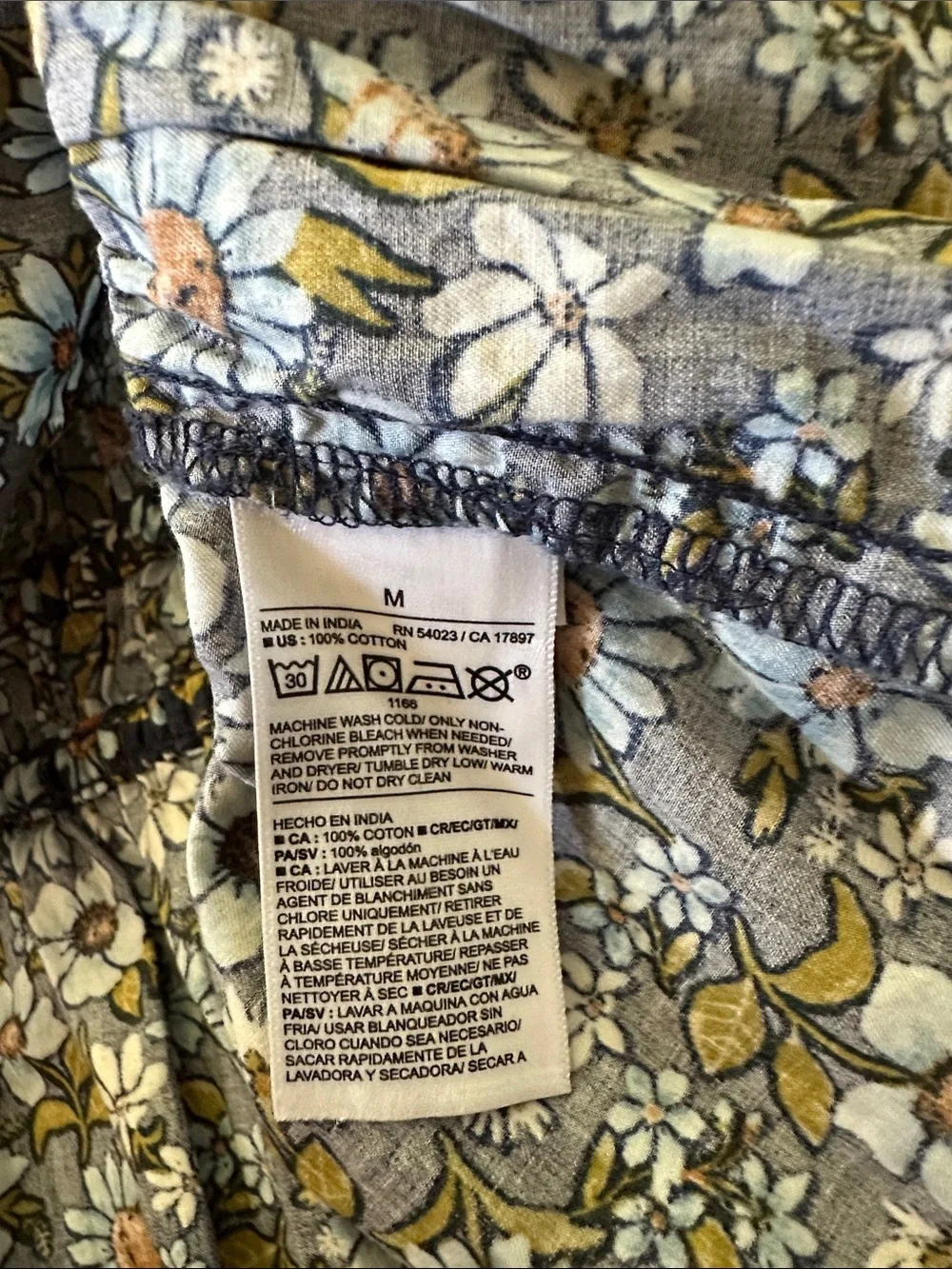 Old Navy Black Floral Puff-Sleeve Smocked Waist Top Women’s Medium Like New